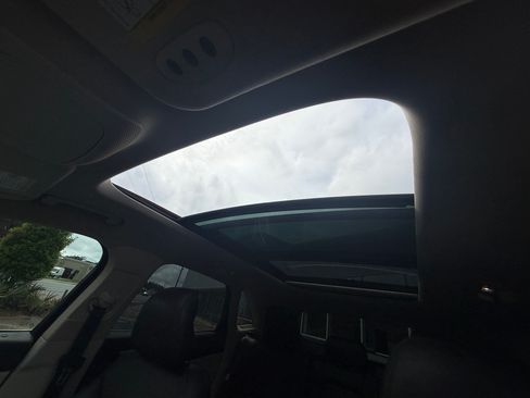 Used 2015 Lincoln MKC FWD image 24
