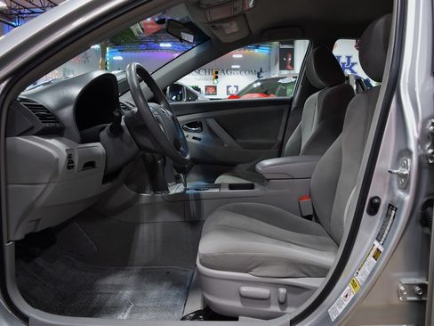 Used 2009 Toyota Camry LE image 16