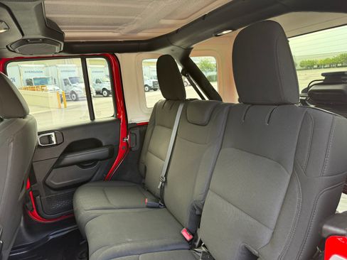 Used 2019 Jeep Wrangler 4WD Unlimited Sahara image 75