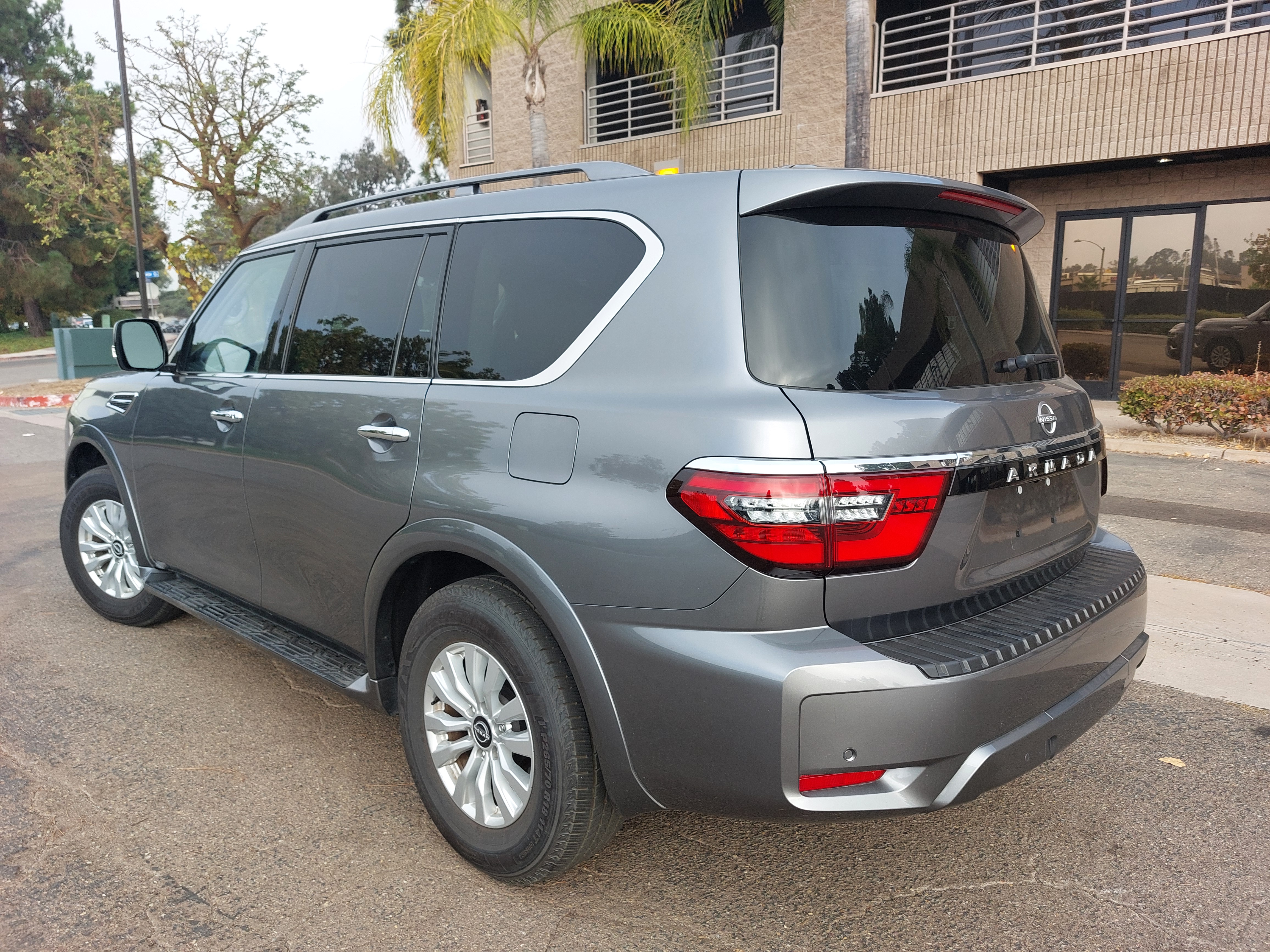 Used 2023 Nissan Armada 2WD SV image 3