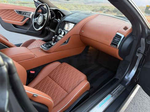Used 2018 Jaguar F-TYPE SVR Coupe AWD/4WD image 21
