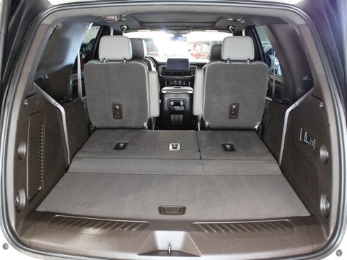 Used 2022 GMC Yukon SLT image 11