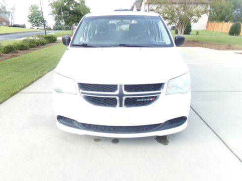 Used 2015 Dodge Grand Caravan SXT image 8