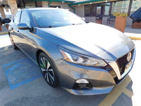 Used 2019 Nissan Altima 2.5 SL image 1
