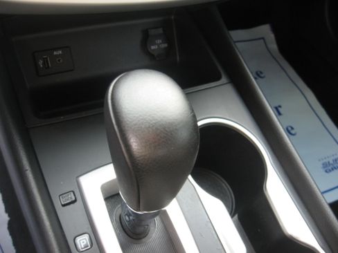 Used 2016 Nissan Altima Sedan w/ Premium Pkg FWD image 12