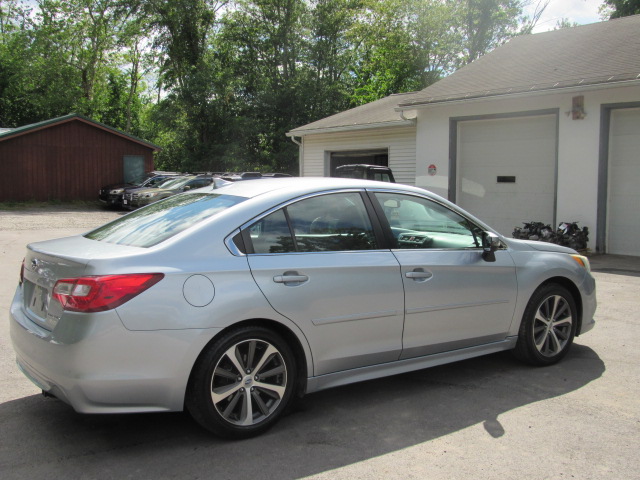 Used 2016 Subaru Legacy 2.5i Limited AWD/4WD image 8