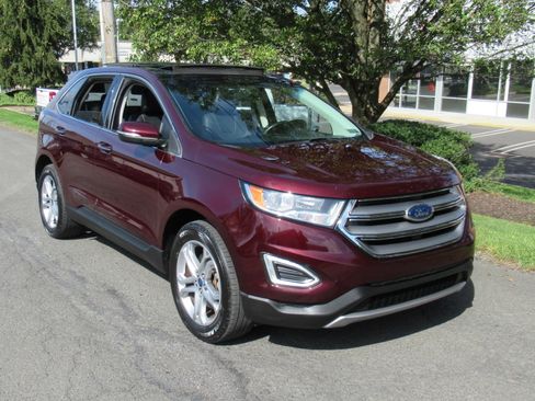 Used 2017 Ford Edge Titanium image 1