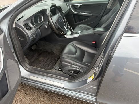 Used 2017 Volvo S60 T5 Inscription Premier AWD image 25