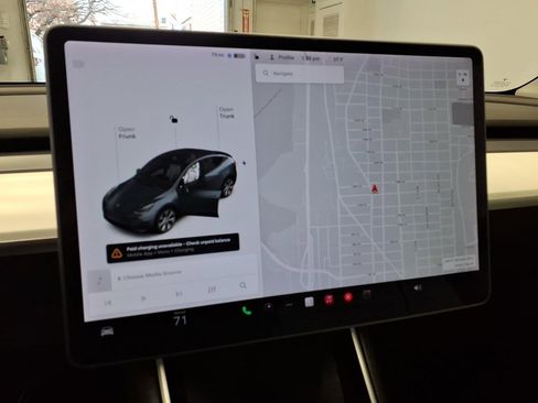 Used 2021 Tesla Model Y Long Range image 13