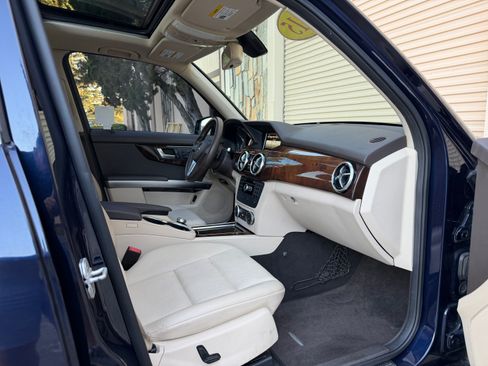 Used 2015 Mercedes-Benz GLK 350 image 11