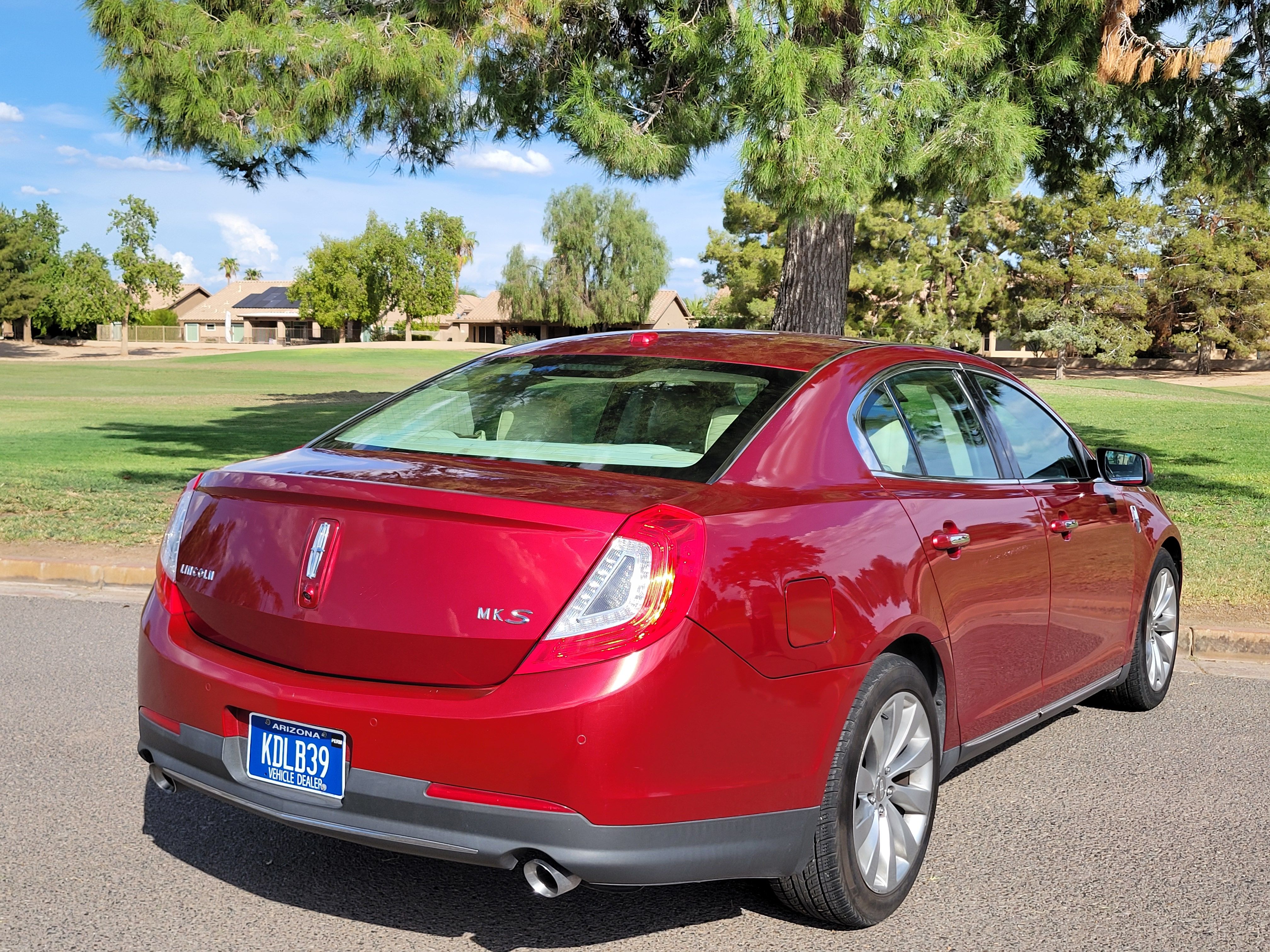 Used 2013 Lincoln MKS w/ Ultimate Package FWD image 7