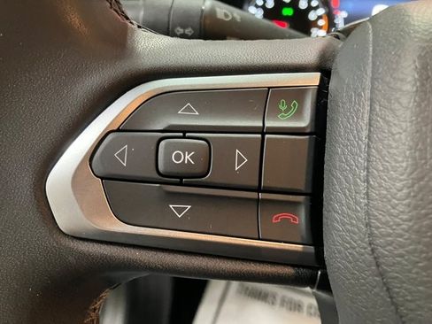 Used 2025 Jeep Compass Latitude image 15