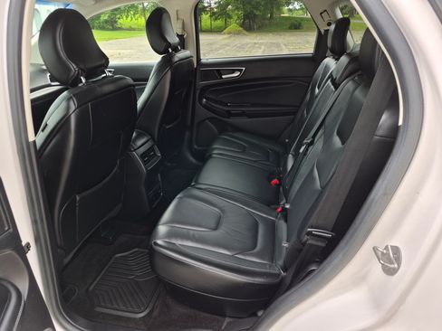 Used 2017 Ford Edge FWD Titanium image 6