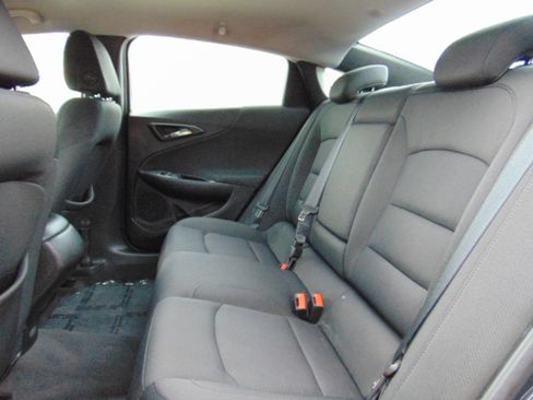 Used 2018 Chevrolet Malibu LS image 24
