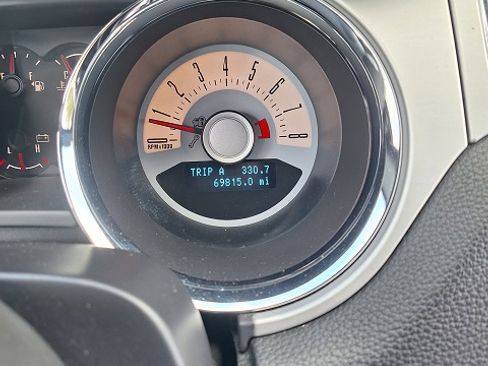 Used 2012 Ford Mustang image 9