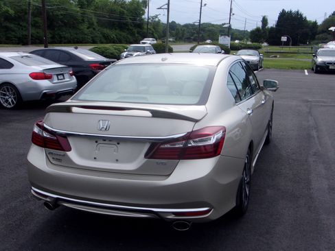 Used 2017 Honda Accord EX-L V6 Sedan image 9