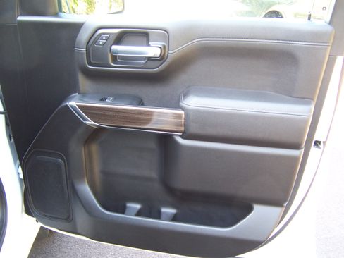 Used 2021 Chevrolet Silverado 1500 RST image 18