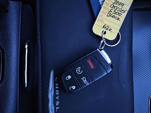 Used 2014 Chrysler 300 S image 68