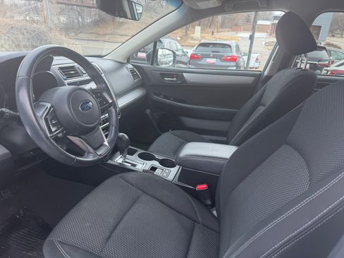 Used 2019 Subaru Outback 2.5i Premium image 14