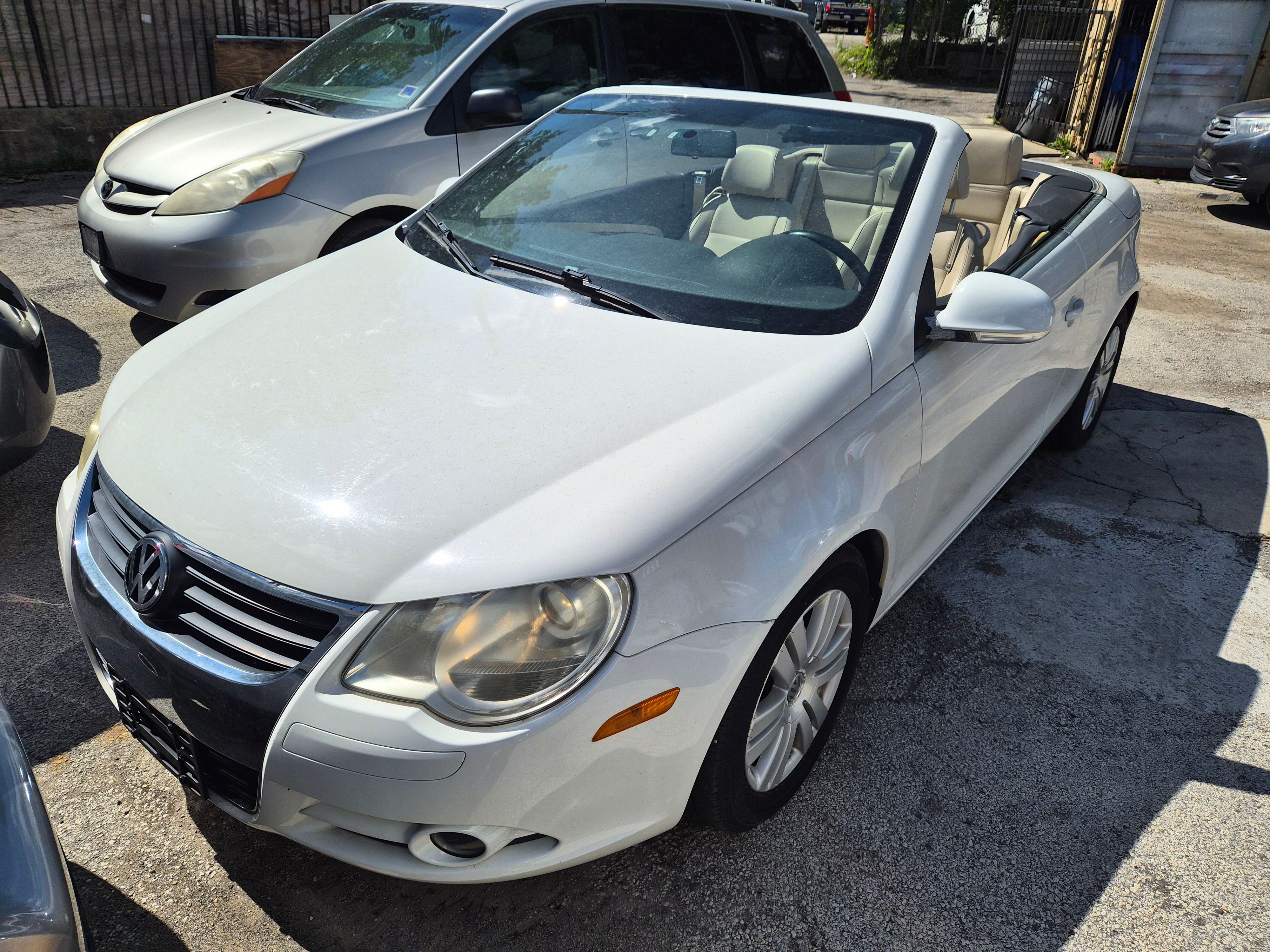 Used 2008 Volkswagen Eos 2.0T FWD image 1