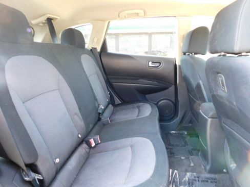 Used 2013 Nissan Rogue SV image 21