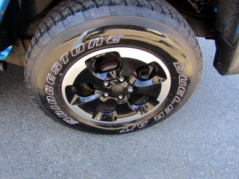 Used 2014 Jeep Wrangler 4WD Unlimited Polar Edition image 12