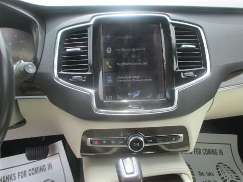 Used 2016 Volvo XC90 T6 Momentum image 6