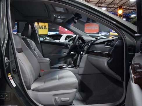 Used 2012 Toyota Camry XLE image 21