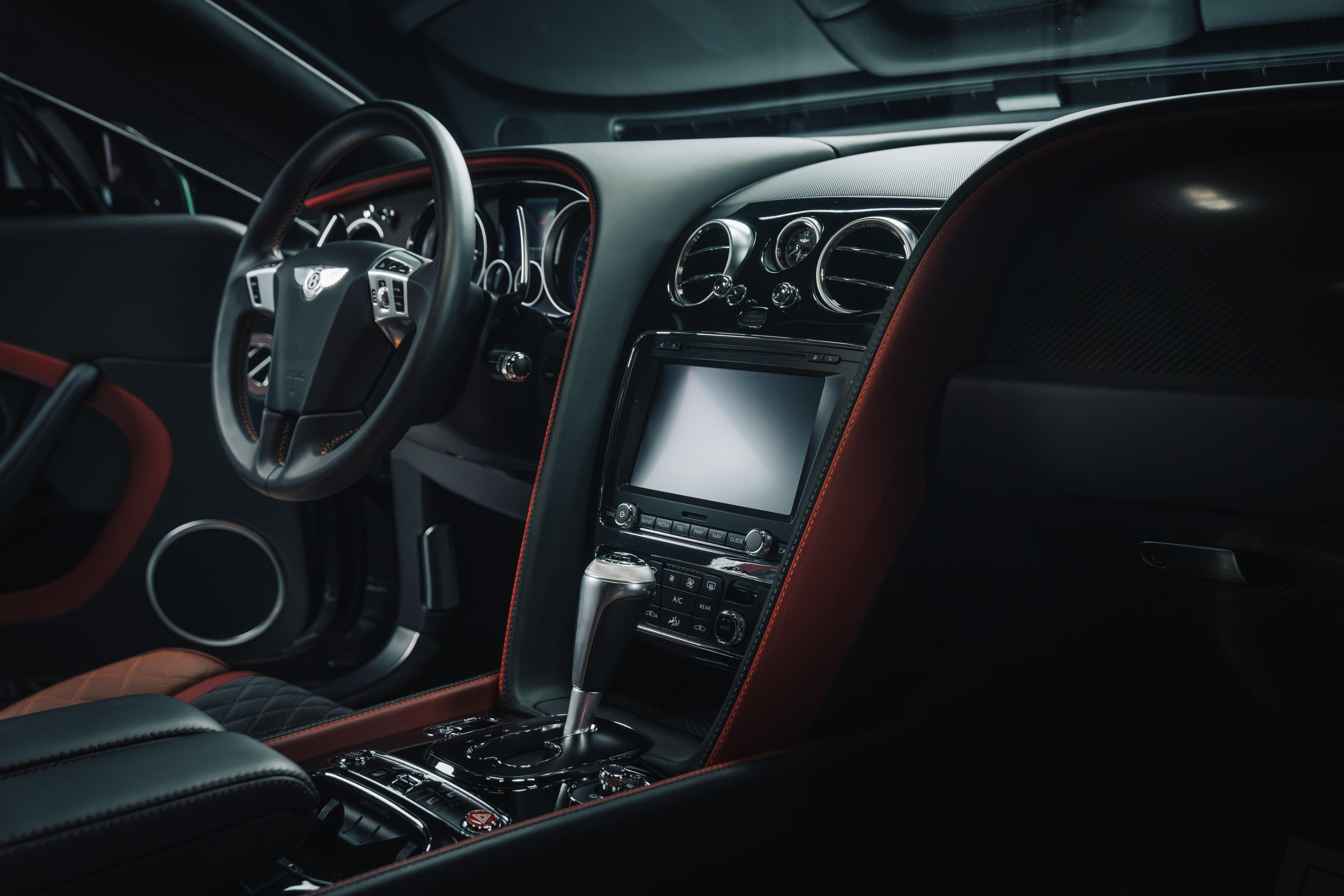 Used 2018 Bentley Continental GT Supersports Convertible AWD/4WD image 13