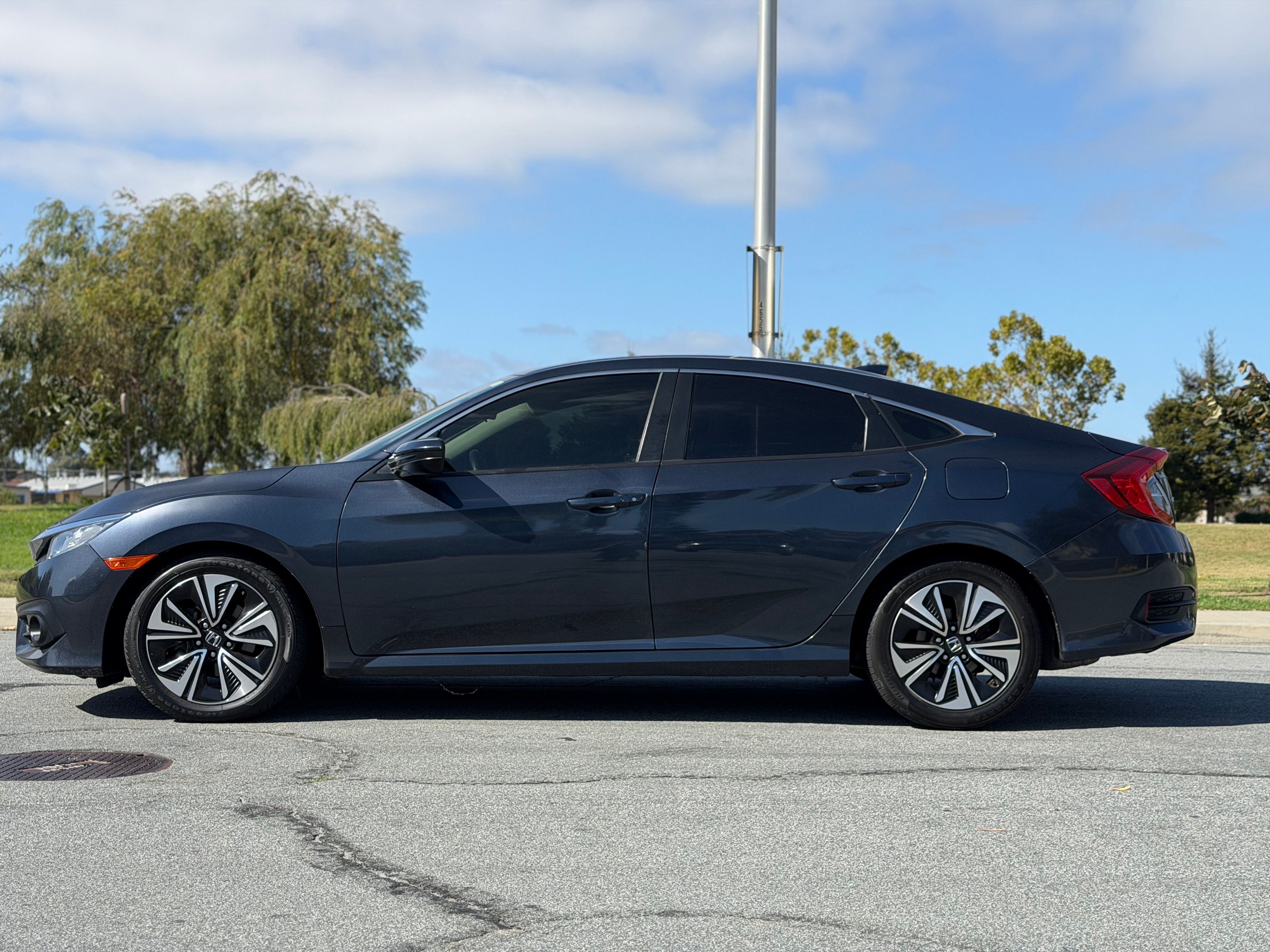 Used 2018 Honda Civic EX-T Sedan image 2
