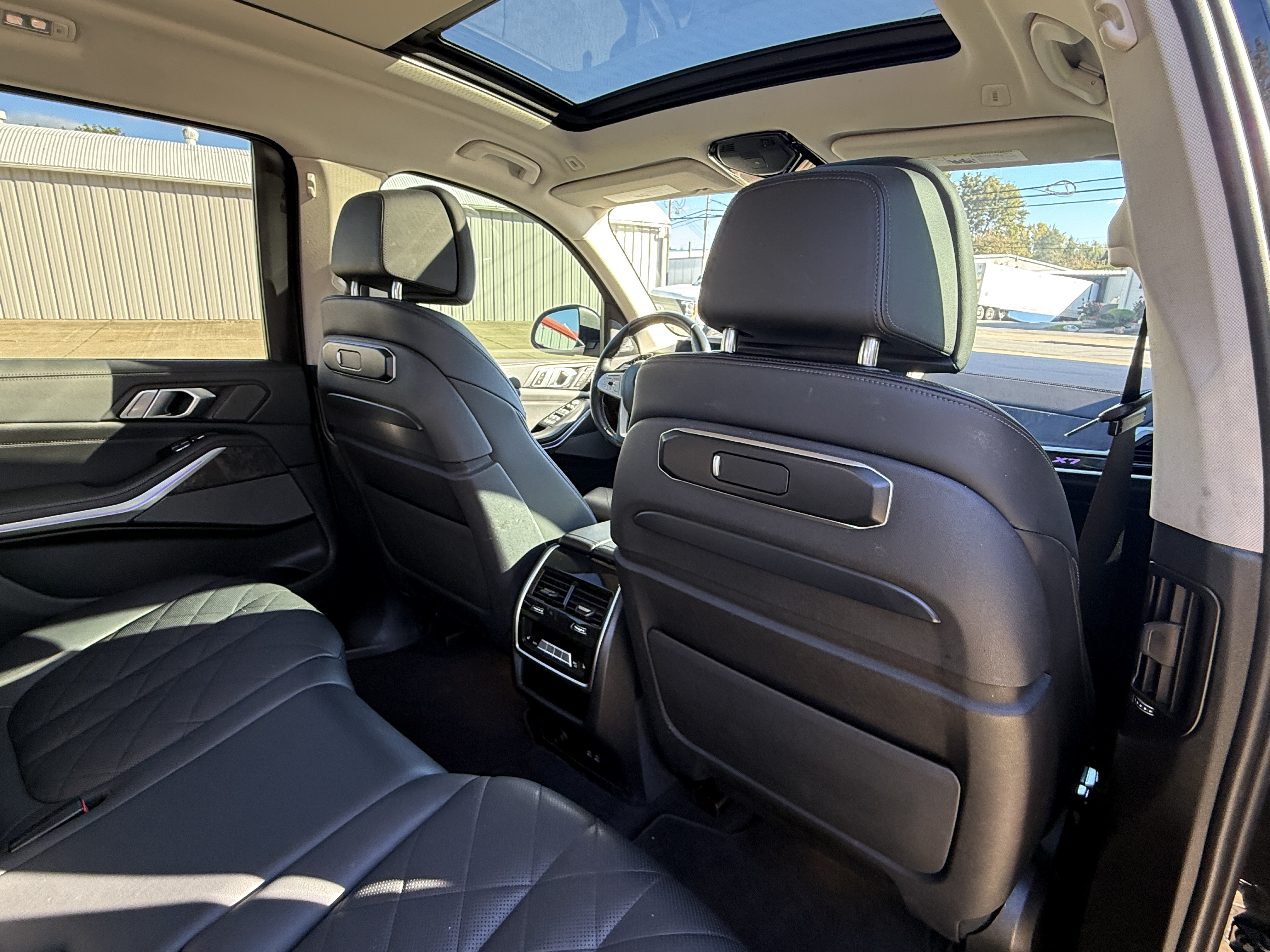 Used 2024 BMW X7 xDrive40i AWD/4WD image 11