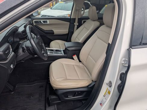 Used 2020 Ford Explorer XLT image 7