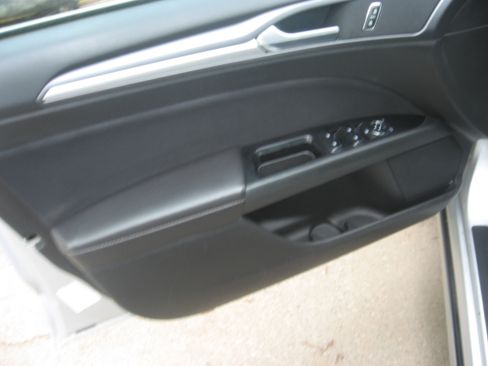 Used 2014 Ford Fusion SE image 7