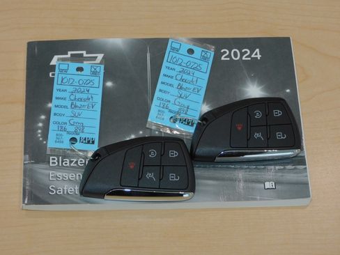 Used 2024 Chevrolet Blazer EV RS image 36