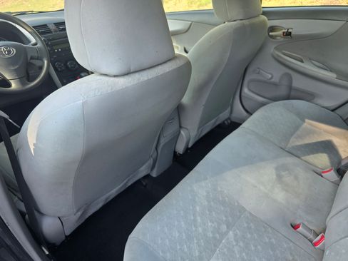 Used 2010 Toyota Corolla image 9