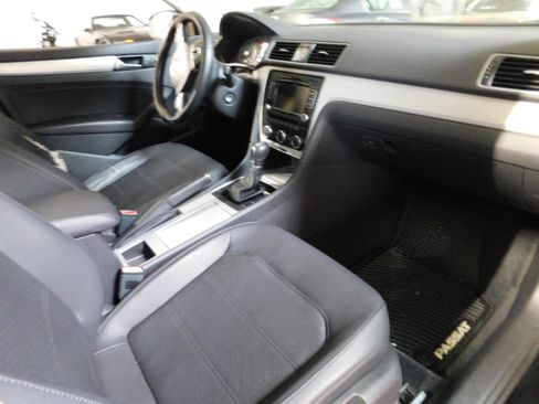 Used 2012 Volkswagen Passat 2.5 SE image 11
