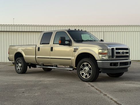 Used 2010 Ford F350 Lariat image 7