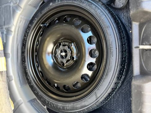 Used 2013 Chevrolet Cruze LS image 9