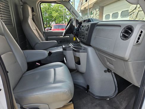 Used 2012 Ford E-250 and Econoline 250 image 9