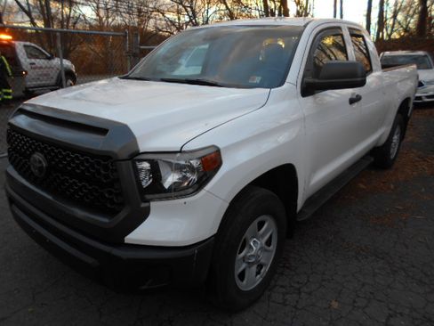 Used 2019 Toyota Tundra SR image 2
