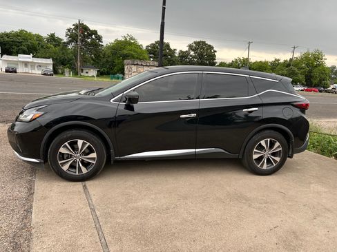 Used 2019 Nissan Murano FWD image 2