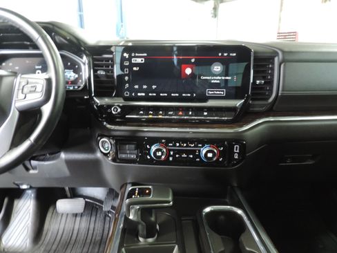 Used 2023 GMC Sierra 1500 4WD Crew Cab Elevation image 45
