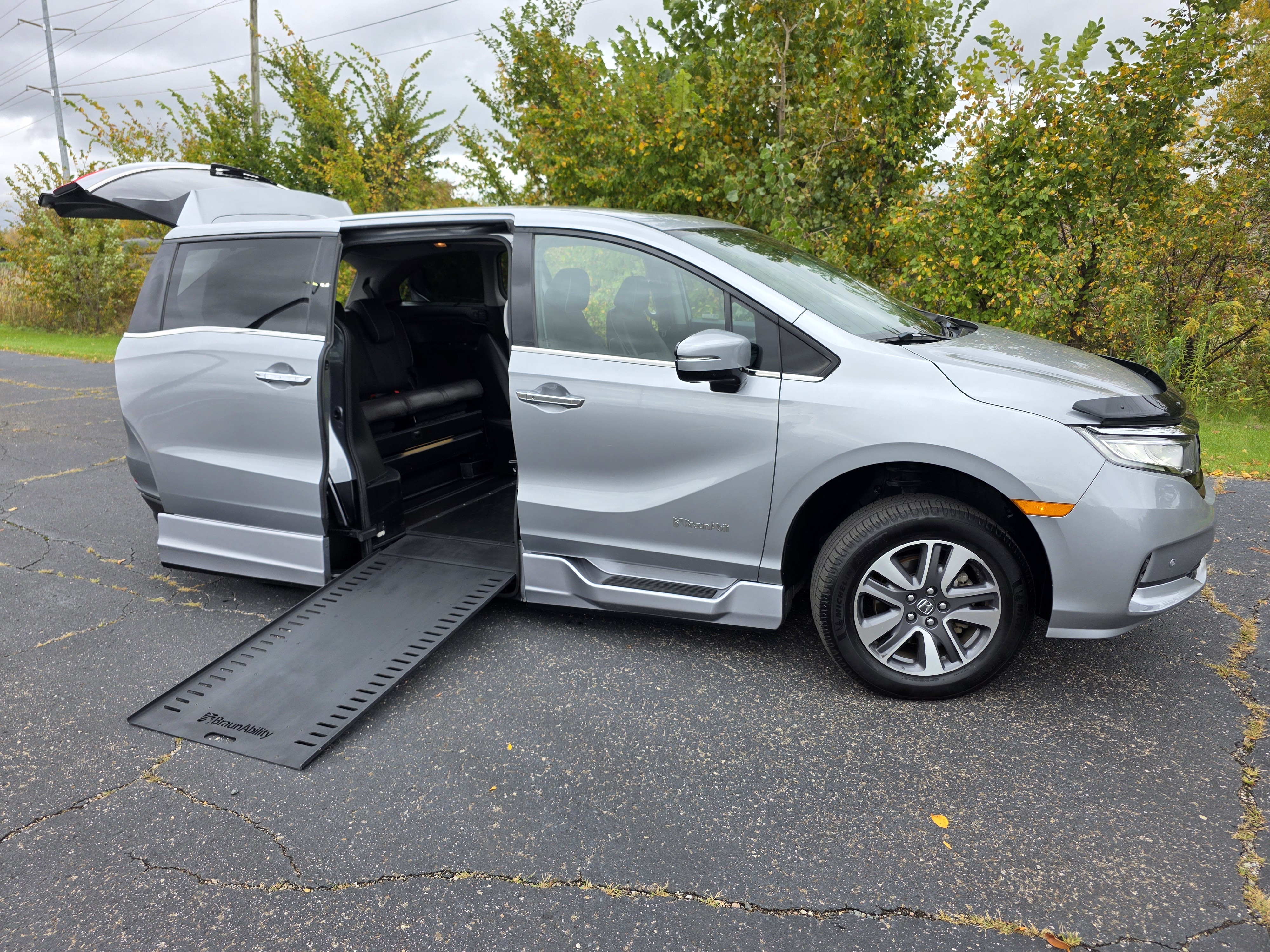 Used 2021 Honda Odyssey Elite image 1
