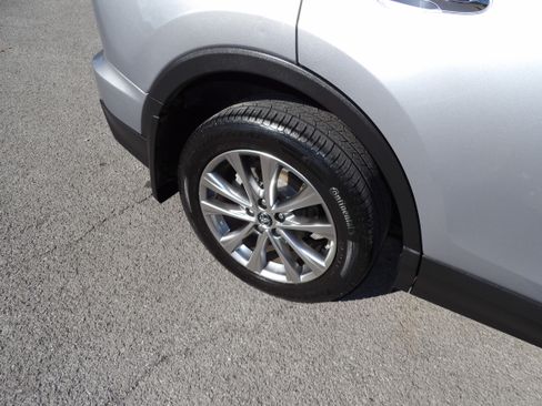 Used 2017 Toyota RAV4 Limited image 21