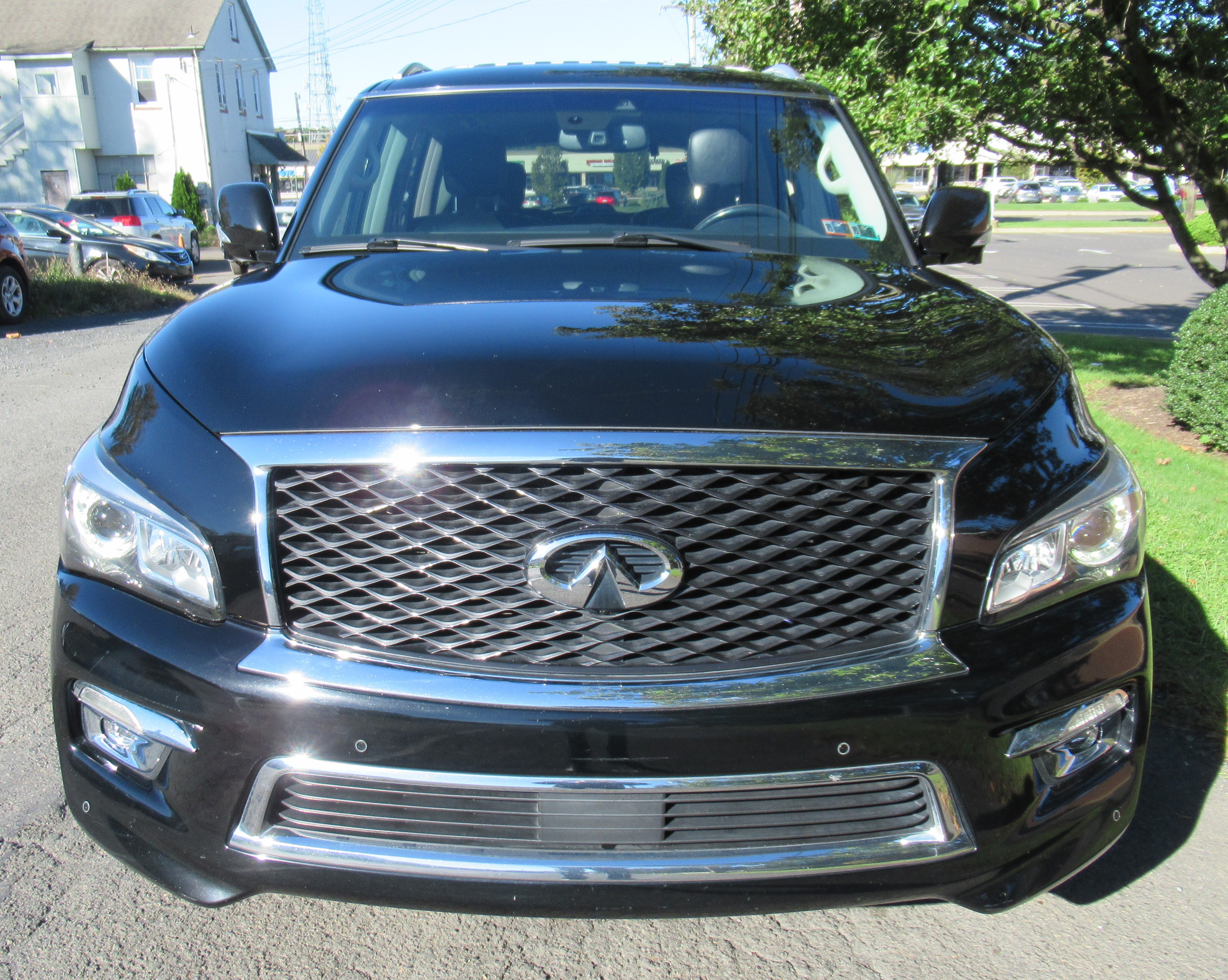 Used 2017 INFINITI QX80 4WD image 3