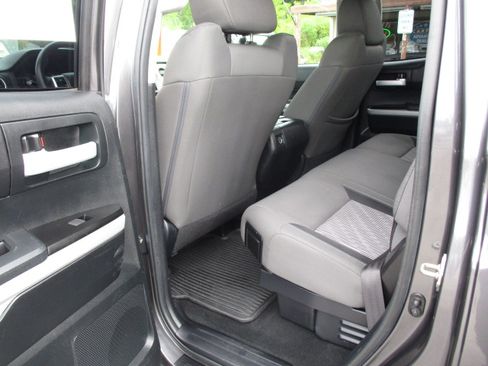 Used 2017 Toyota Tundra SR5 image 27