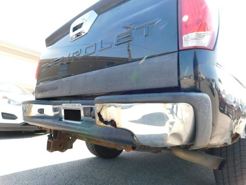 Used 2006 Chevrolet Avalanche LT image 16