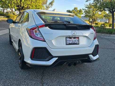 Used 2017 Honda Civic Sport image 9