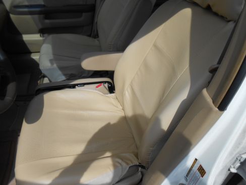 Used 2005 Honda CR-V LX image 12