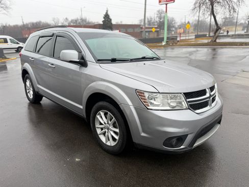 Used 2016 Dodge Journey SXT image 1